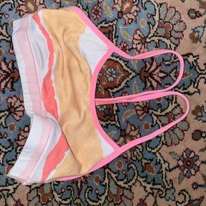 Lululemon sports bra